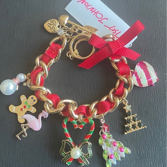 New Betsey Johnson Christmas Charm Bracelet - Picture 5 of 11
